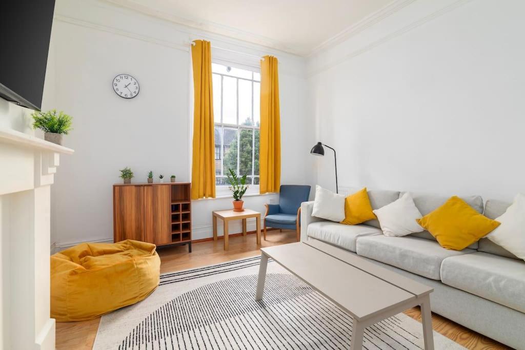 Modern 3-bedroom Haven In Vibrant Brixton Appartement